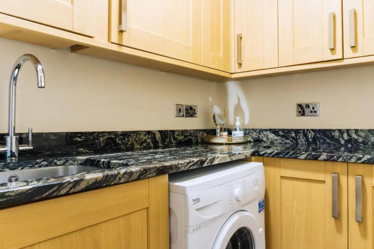 Homely 3 Bedroom In The Heart Of Central إدنبرة المظهر الخارجي الصورة